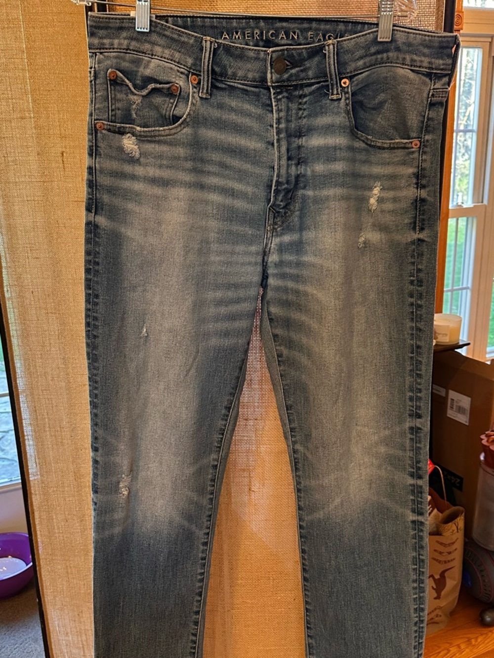 American Eagle Outfitters Men’s Faded Blue Athletic Straight Jeans
